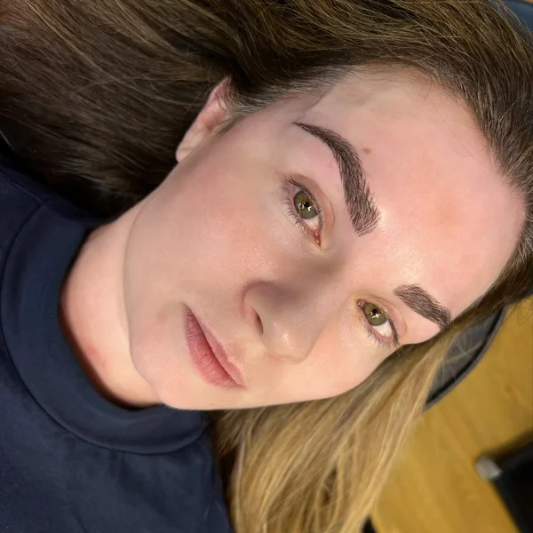 Fresh feather brows — brunette client immediately after the session